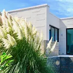 Prive The Luxury Villa & Boutique Hotel, Cape Of Rodon Üdülőközpont